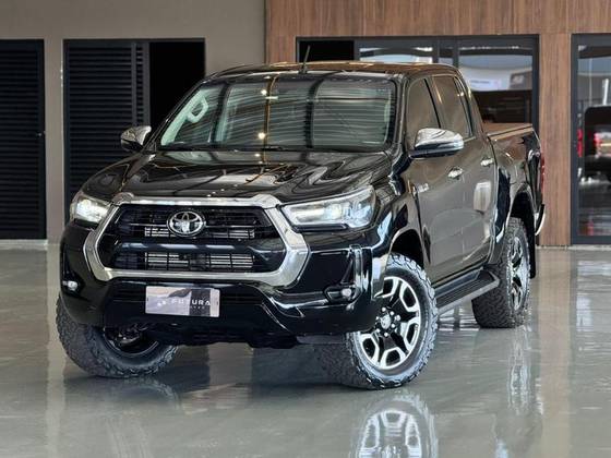 TOYOTA HILUX 2.8 D-4D TURBO DIESEL CD SRX 4X4 AUTOMÁTICO